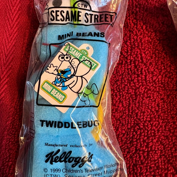 NIP Vintage 1999 Kelloggs Sesame Street Mini Beans - Picture 3 of 7